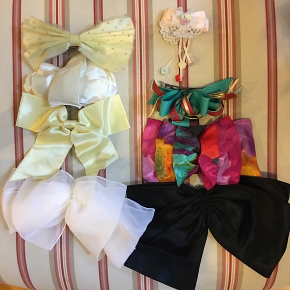 8 bow hair clips black rainbow green yellow white - Picture 1 of 6